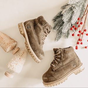 Timberland Dark Green Suede Boot. Size 8.5 Toddler